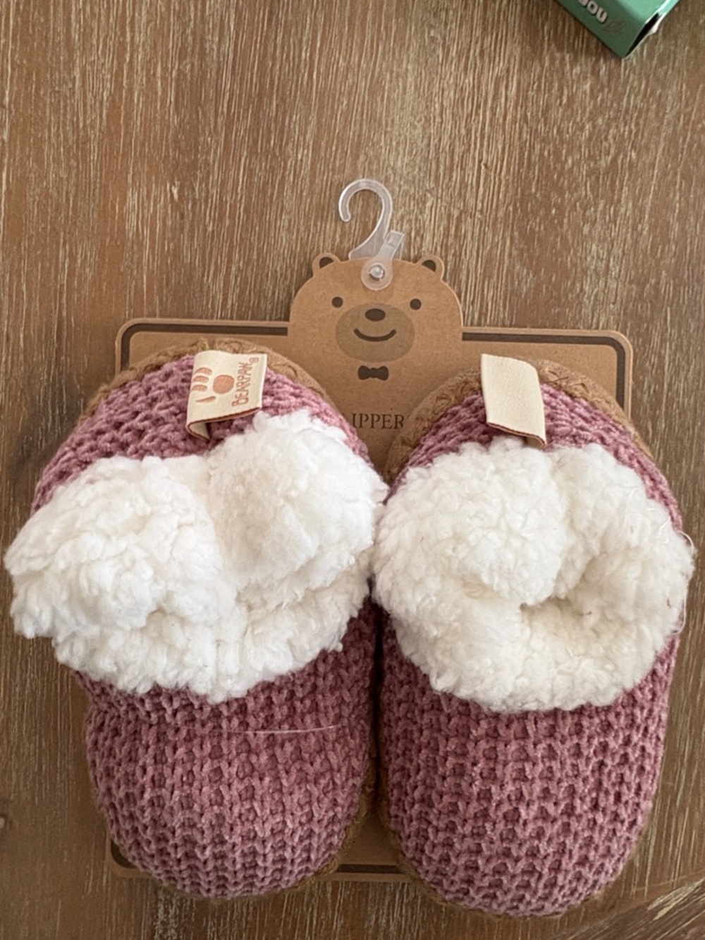 New With Tags BearPaw Girls Cozy Pink Knit Kids Slippers Toddler Size 9